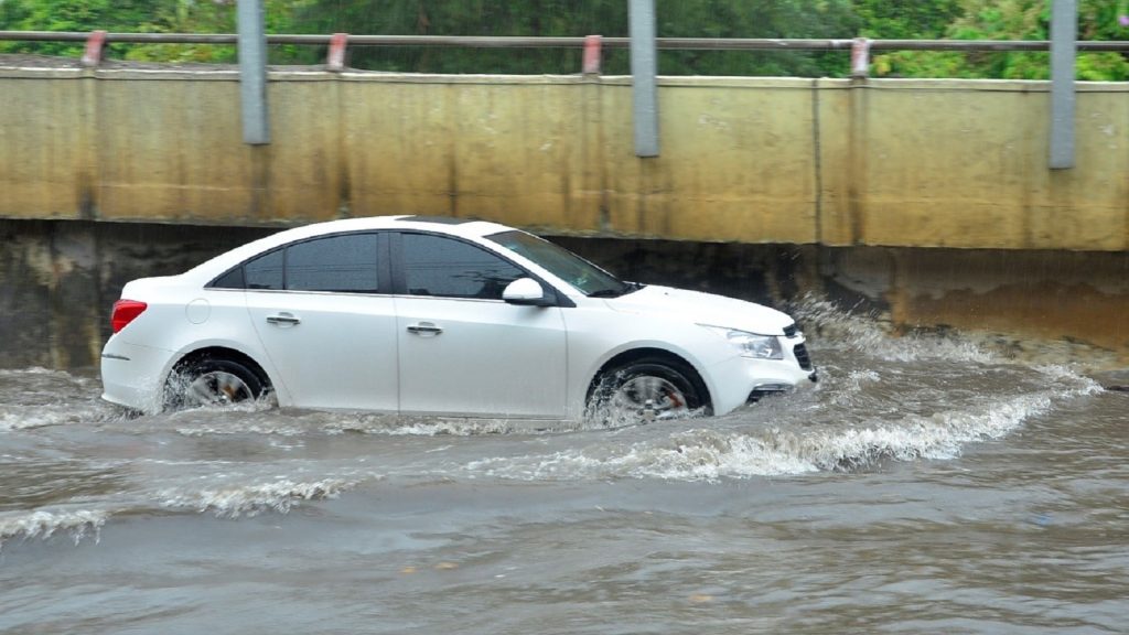 NHUNG BO PHAN O TO CAN KIEM TRA KHI DI QUA VUNG NGAP NUOC